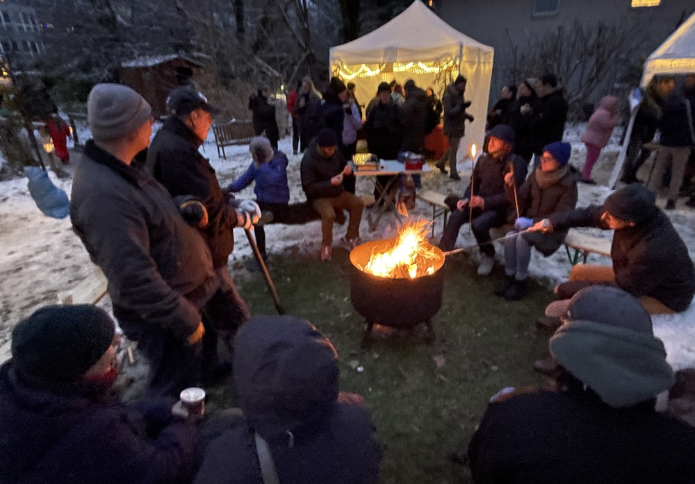 Punsch und Stockbrot an der Feuerschale