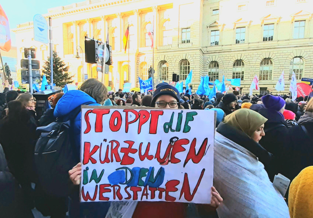 Annegret auf Demo gegen Sozialabbau